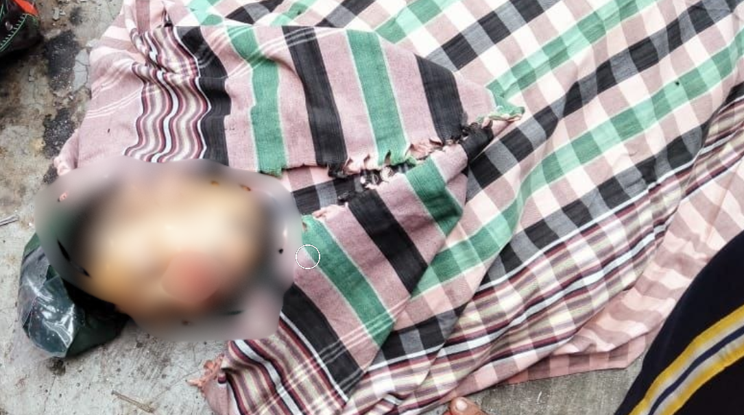 নওগাঁয় বাস চাপায় শিক্ষক নিহত